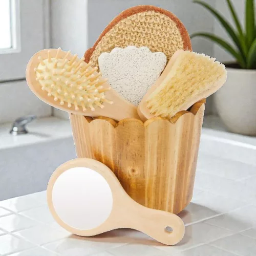 Croll&Denecke gift set in a small burnt wood bucket
